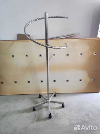 Вешалка напольная для юбок