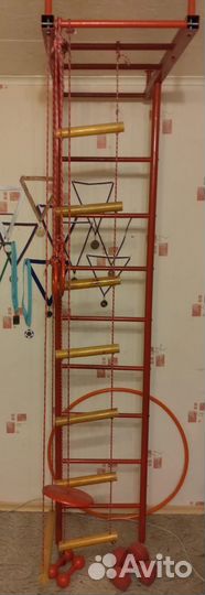 Шведская стенка с турником и брусьями