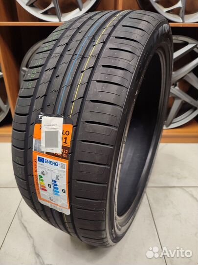 Tracmax X-Privilo RS01+ 265/40 R22 106Y