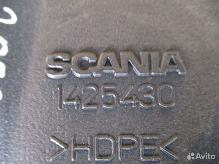 Воздуховод за кабиной Scania 1425430