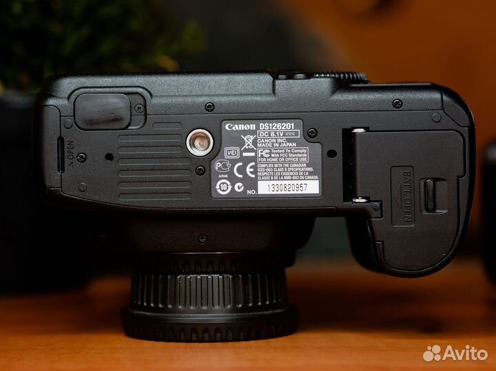 Canon 5D mark II (Идеал, комплект, 6 т.к.)