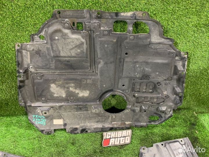 Защита двигателя Toyota Prius ZVW30