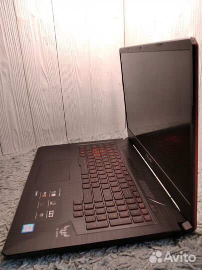 Asus 17.3 Дюйма + GTX 1050 + i7-7700HQ + SSD + 1TB