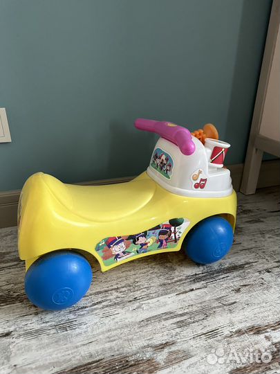 Машинка-каталка толокар Fisher price