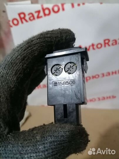 Кнопка обогрева заднего стекла Toyota Tercel