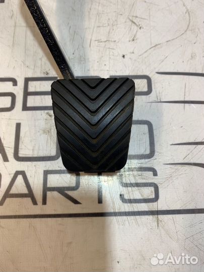 Педаль тормоза Kia Ceed ED купе G4GC 2.0 2009