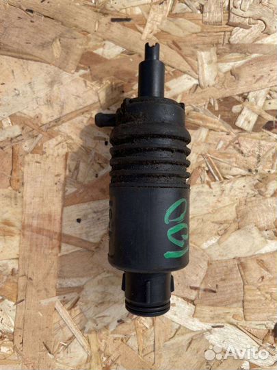 Насос омывателя лобового стекла audi 100c4