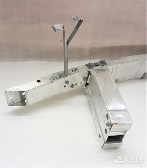 Усилитель бампера Mercedes E-Class W212 передний