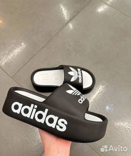 Шлёпанцы Adidas