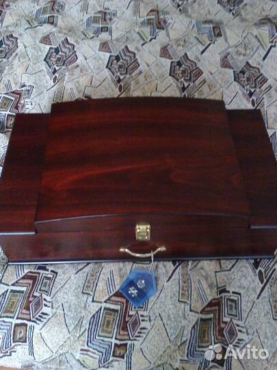 Набор ложек, вилок, ножей