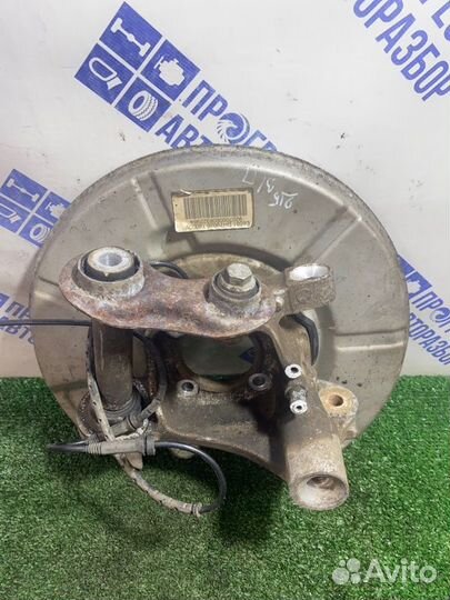 Кулак поворотный задний правый Bmw 750I седан 4.8