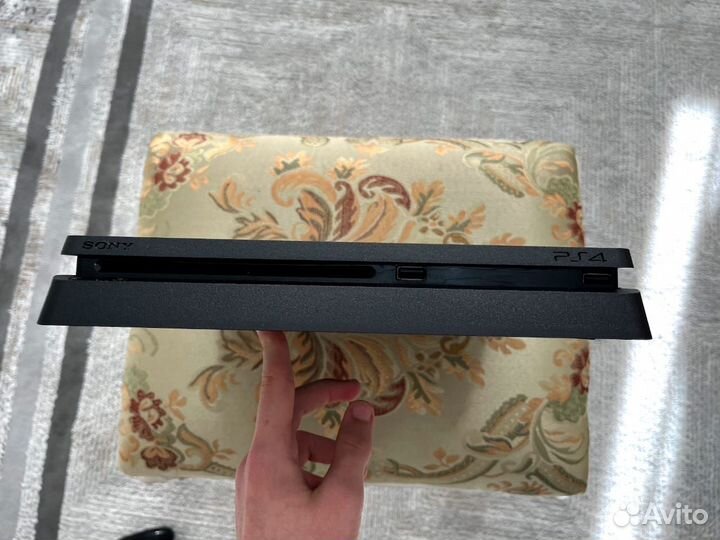 Игровая приставка ps4 slim
