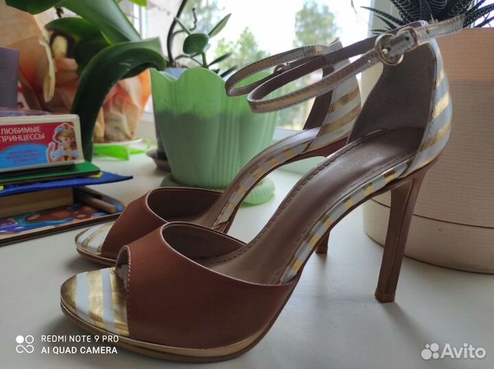 Босоножки Respect