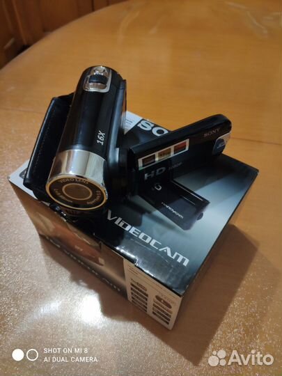 Цифровая видеокамера Sony