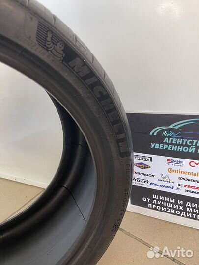 Michelin Pilot Sport 4 S 275/35 R22 104Y