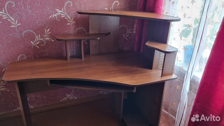 Компьютерный стол