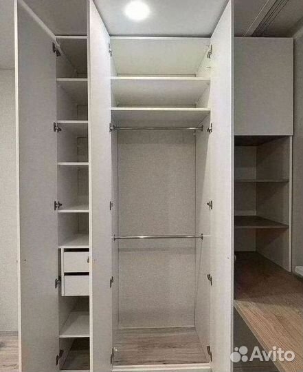 Рабочая зона со шкафом