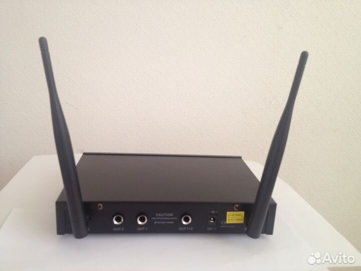 Радиосистема Studiomaster WM-21 радиомикрофон