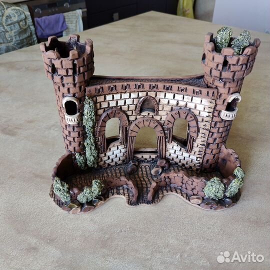 Замок для аквариума