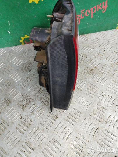 Фонарь задний правый Nissan Sunny 2001