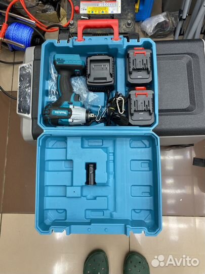 Гайковерт ударный аккумуляторный