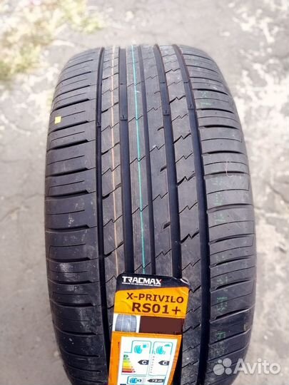 Tracmax X-Privilo RS01+ 275/45 R20