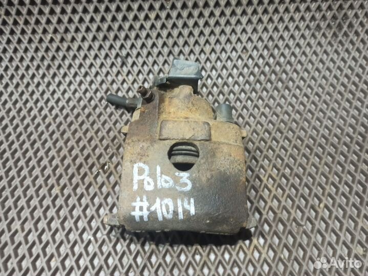 Суппорт передний правый Polo 3