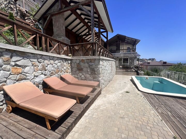 Дом 250 м² на участке 7,5 сот.