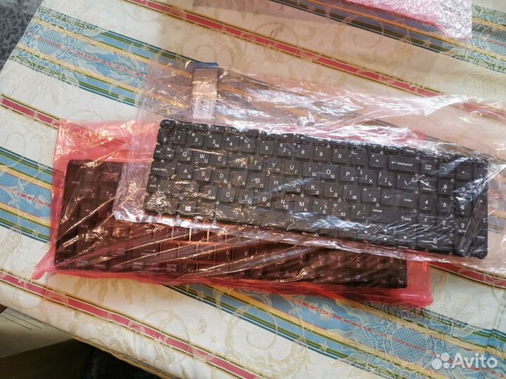 Матрицы, крышки в сборе, топкейсы, клавиатуры