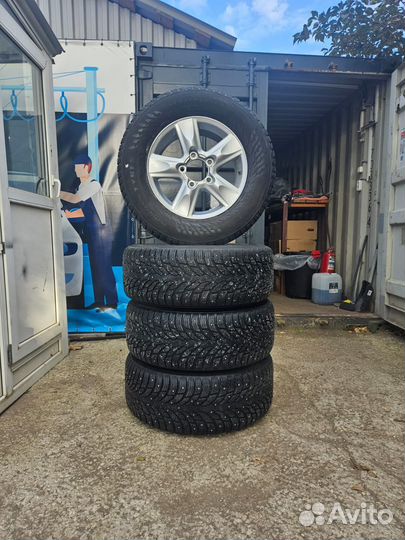 Комплект колес Nokian 285/60 R18 Б/У