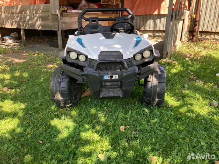 Детская машина на аккумуляторе с пультом