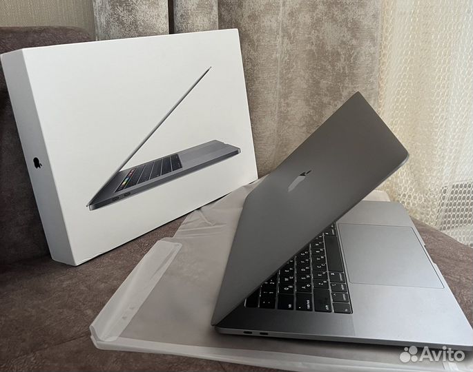 Apple MacBook Pro 15 2019 i9 2,4 32gb Vega 20