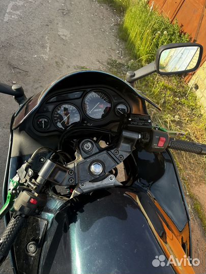 Kawasaki zzr400-2