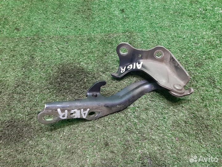 Петля капота правая Lexus RX300 (MCU35) 2004