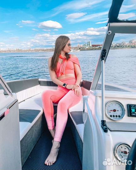 Прокат Аренда Катера на Салют с тентом