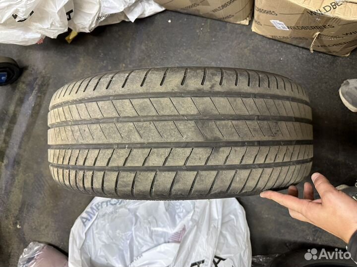 Bridgestone Alenza 001 245/50 R19
