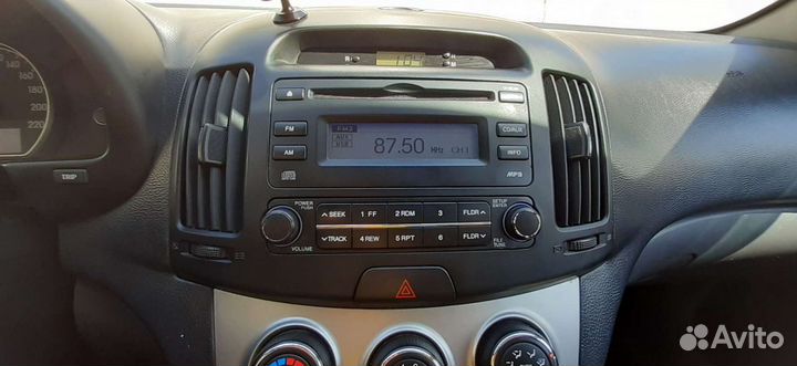 Штатная рамка магнитолы на hyundai elantra 4