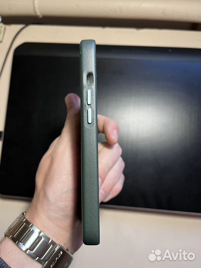 Чехлы на iPhone 13