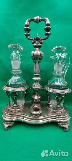 Большой антикварный круэт для соусов.франция