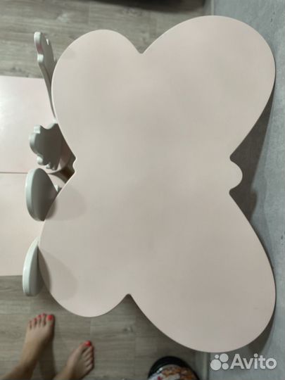 Детский стол и 2 стула