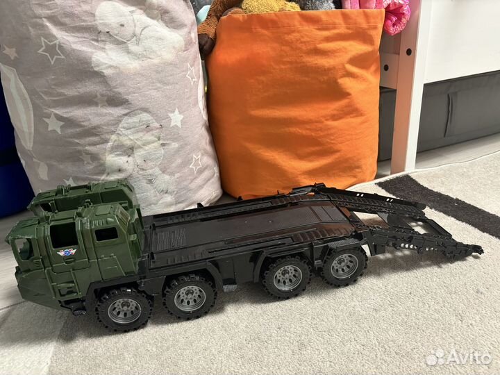 Игрушка военный тягач