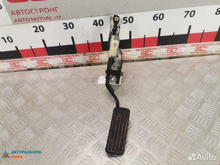 Педаль Subaru Legacy 2 1996 36010AA042