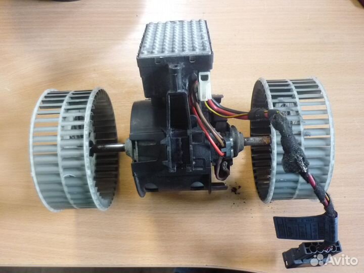 Вентилятор отопителя мотор печки BMW E60/E61 5-сер