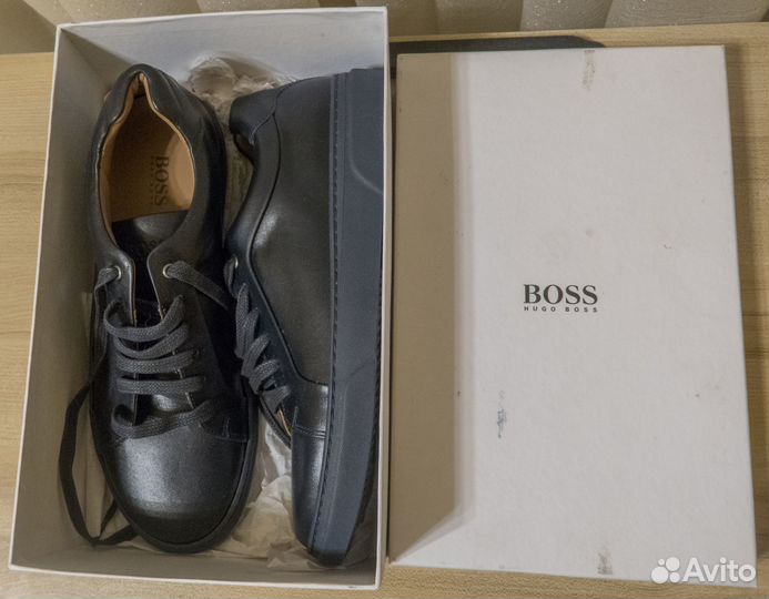 Hugo Boss новые кожаные кеды. Мужские