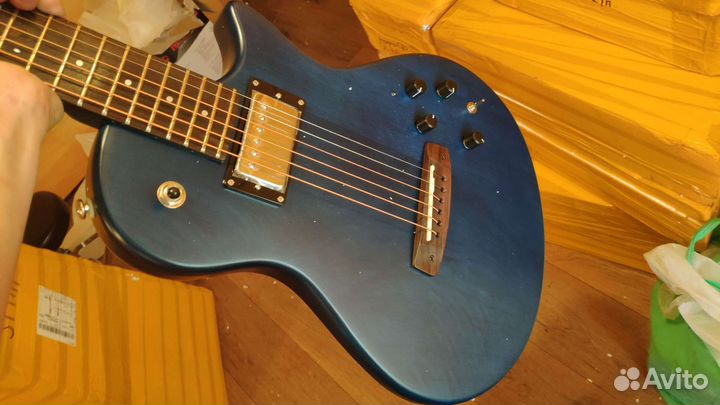 Электроакустическая сайлент-гитара с пьезой