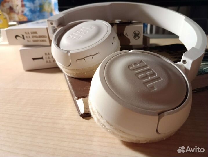Bluetooth JBL Tune 510BT white and black