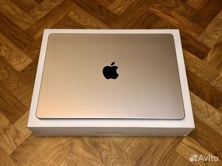 MacBook Pro M2 14