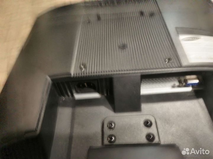 Монитор Samsung syncmaster 720 n