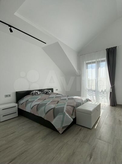 2-к. квартира, 55 м², 3/3 эт.