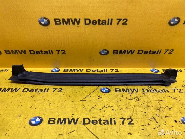 Уплотнитель капота левый Bmw X3 E83 N52B25 2007